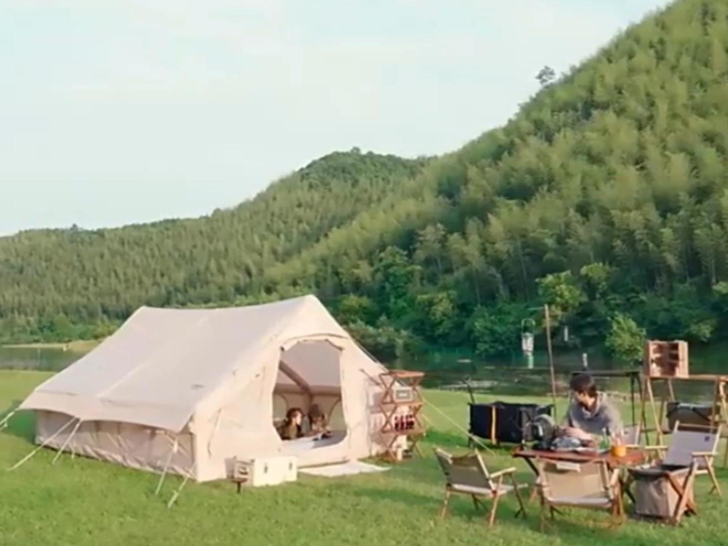 inflatable tent